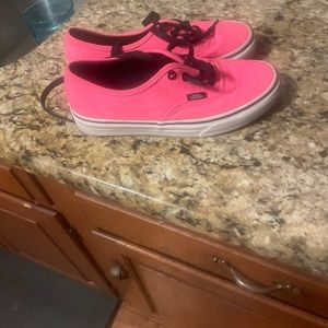 Woman’s brand new Hot Pink, size 6 Van sneakers. Black shoe laces.